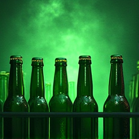 Ten green bottles